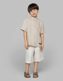 Linen shirt with branded tag