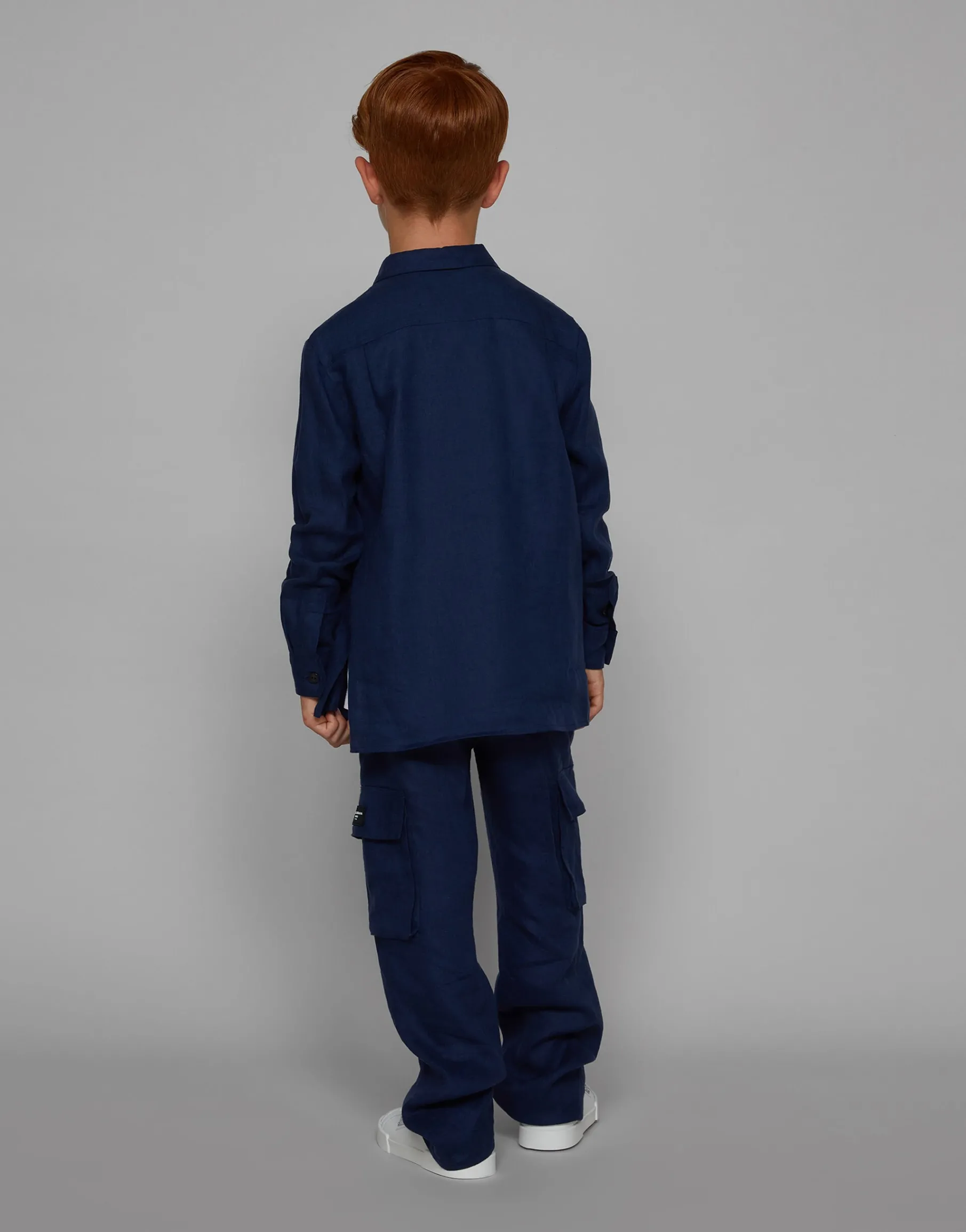 Linen shirt with logo tag