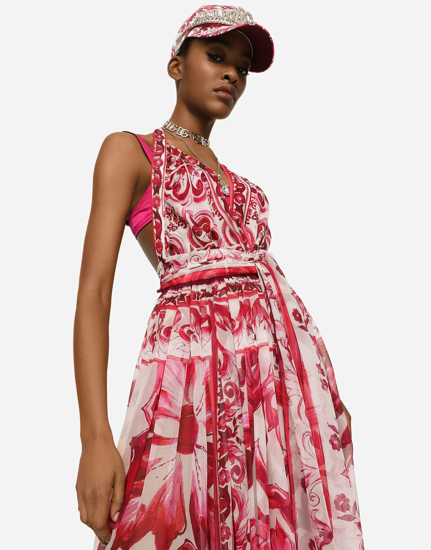 Long sleeveless chiffon dress with Majolica print