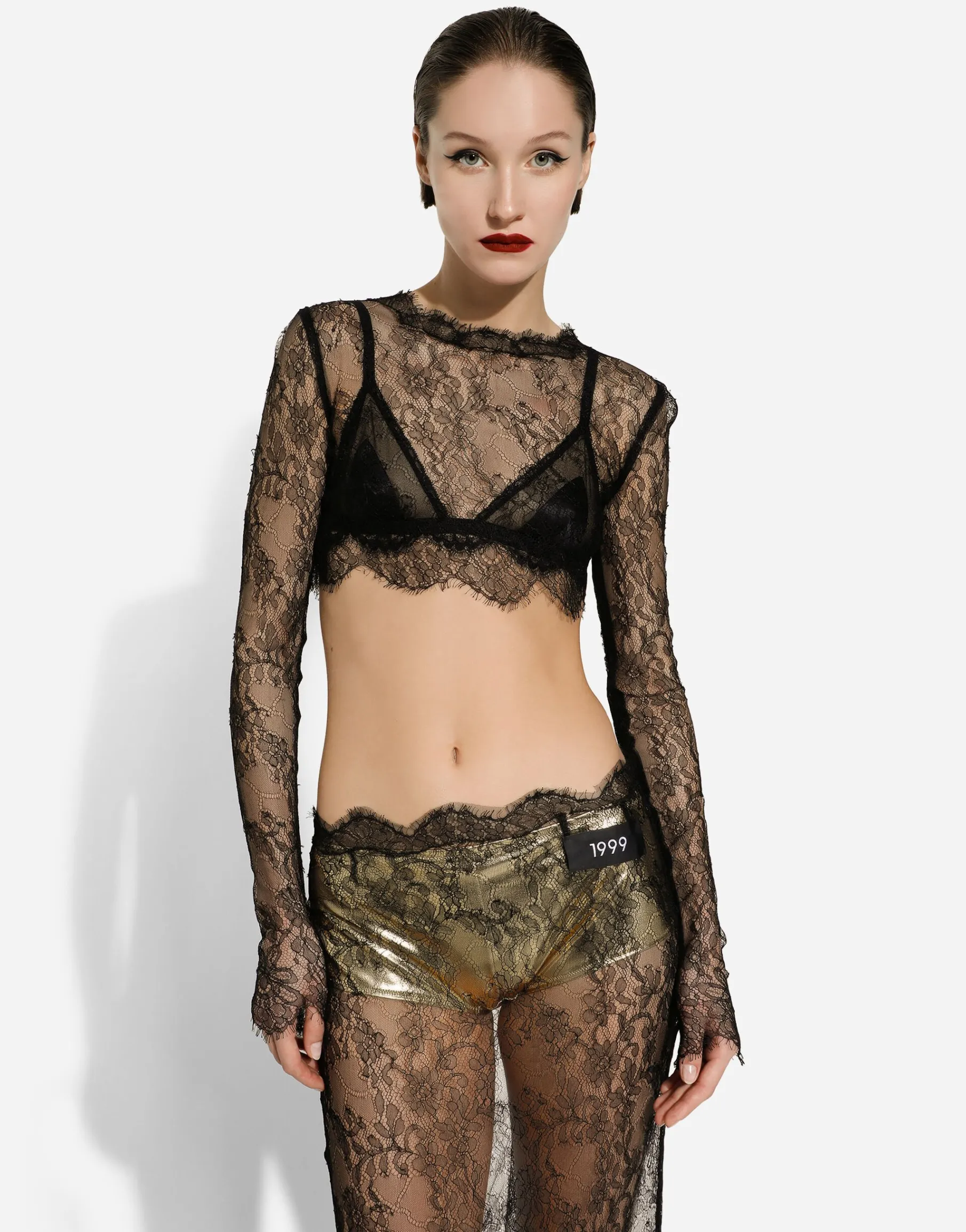 Long-sleeved Chantilly lace crop top