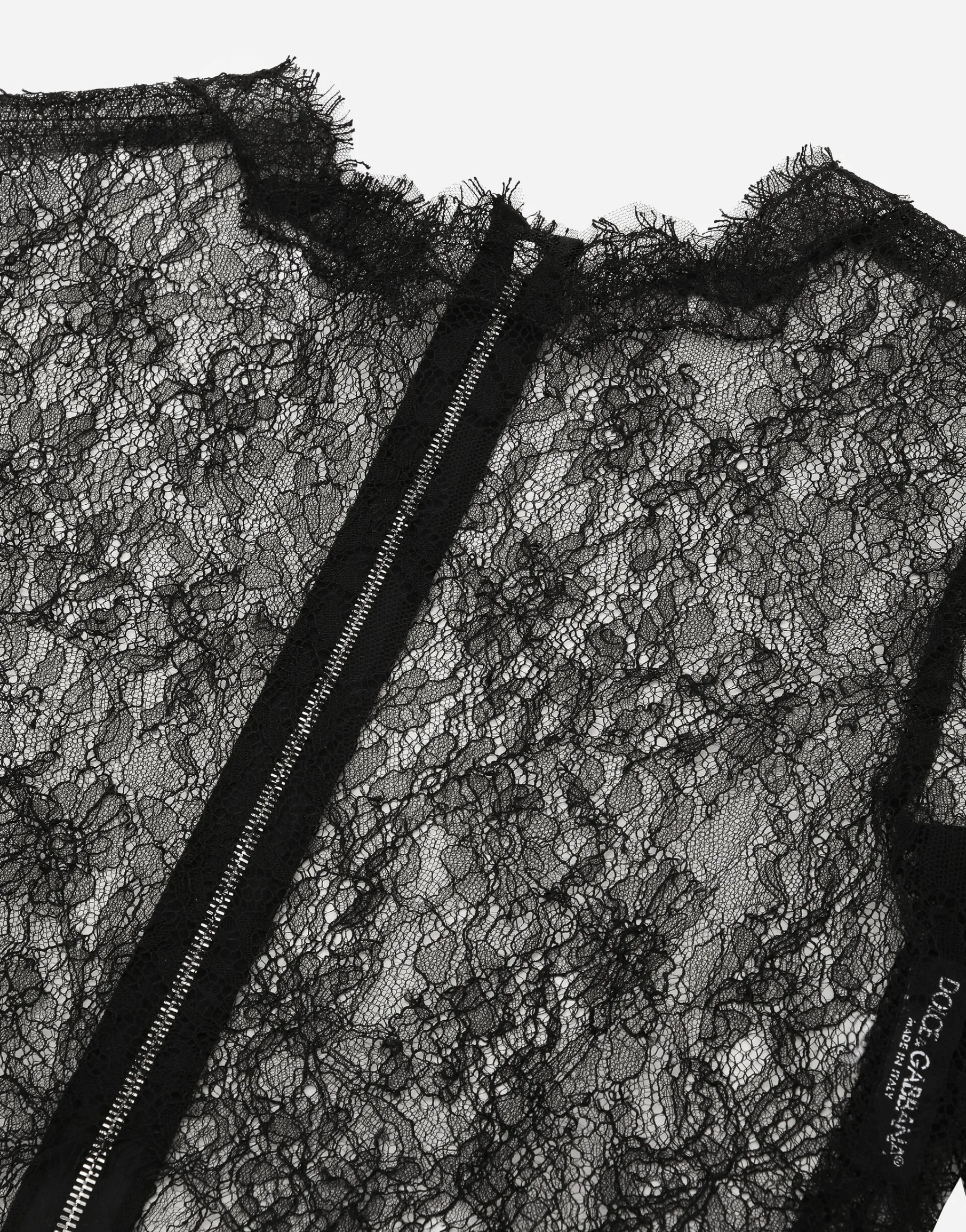 Long-sleeved Chantilly lace crop top