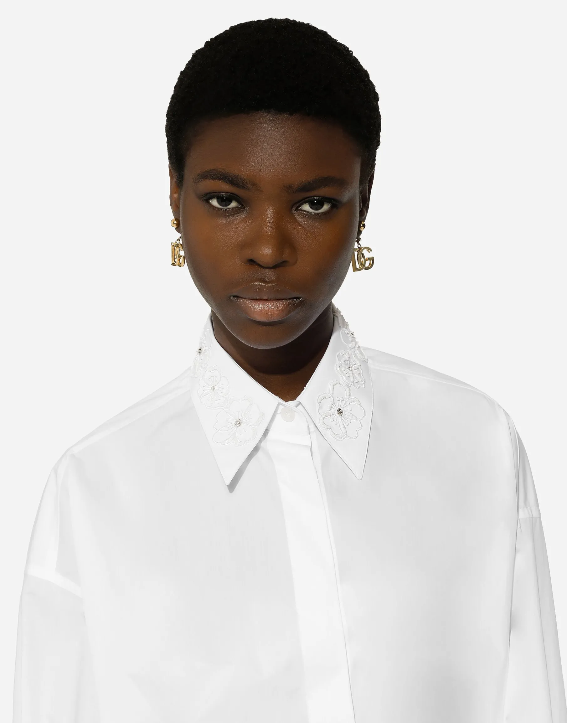 Long-sleeved cotton shirt with embroidered collar