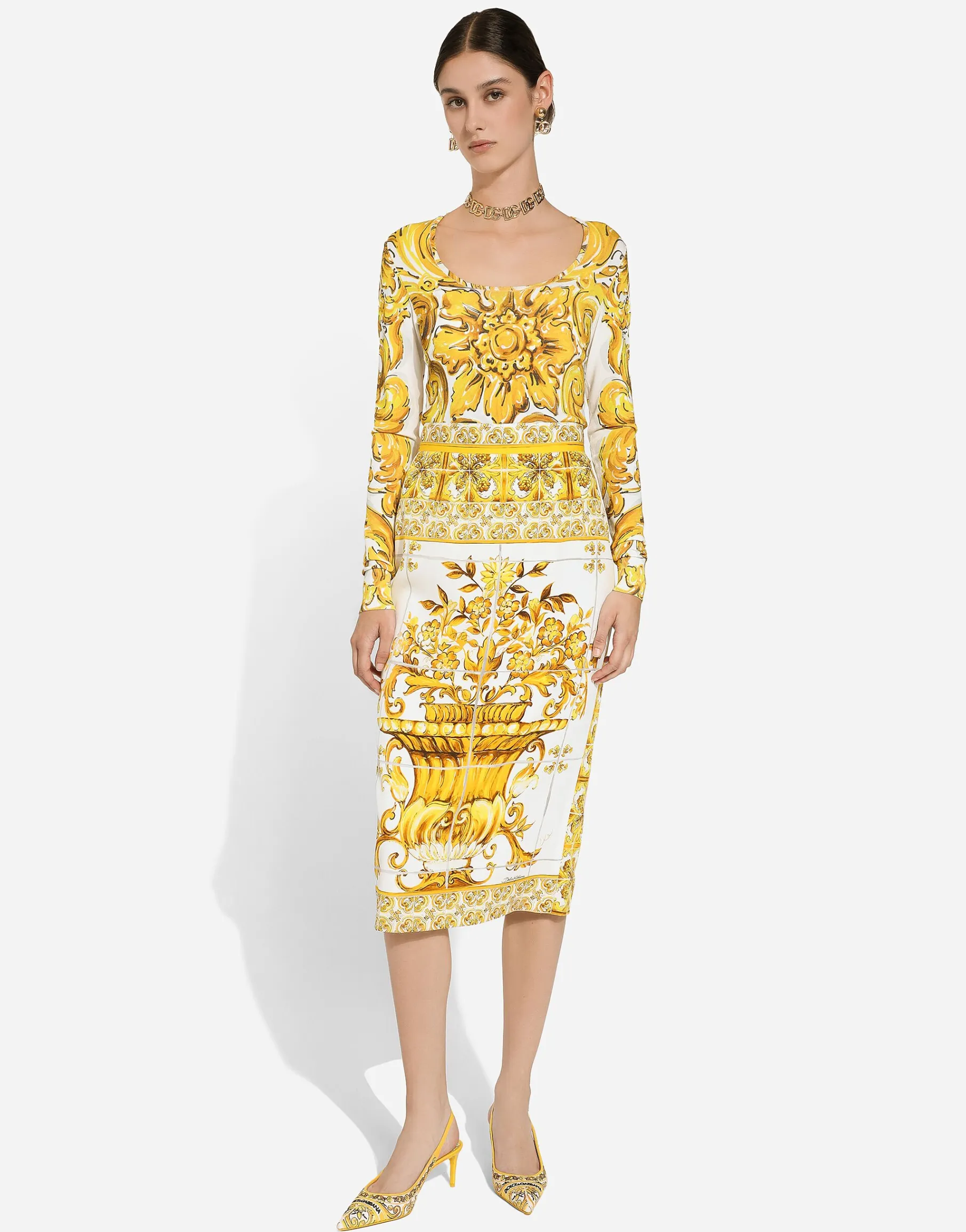 Long-sleeved stretch viscose sweater with majolica print