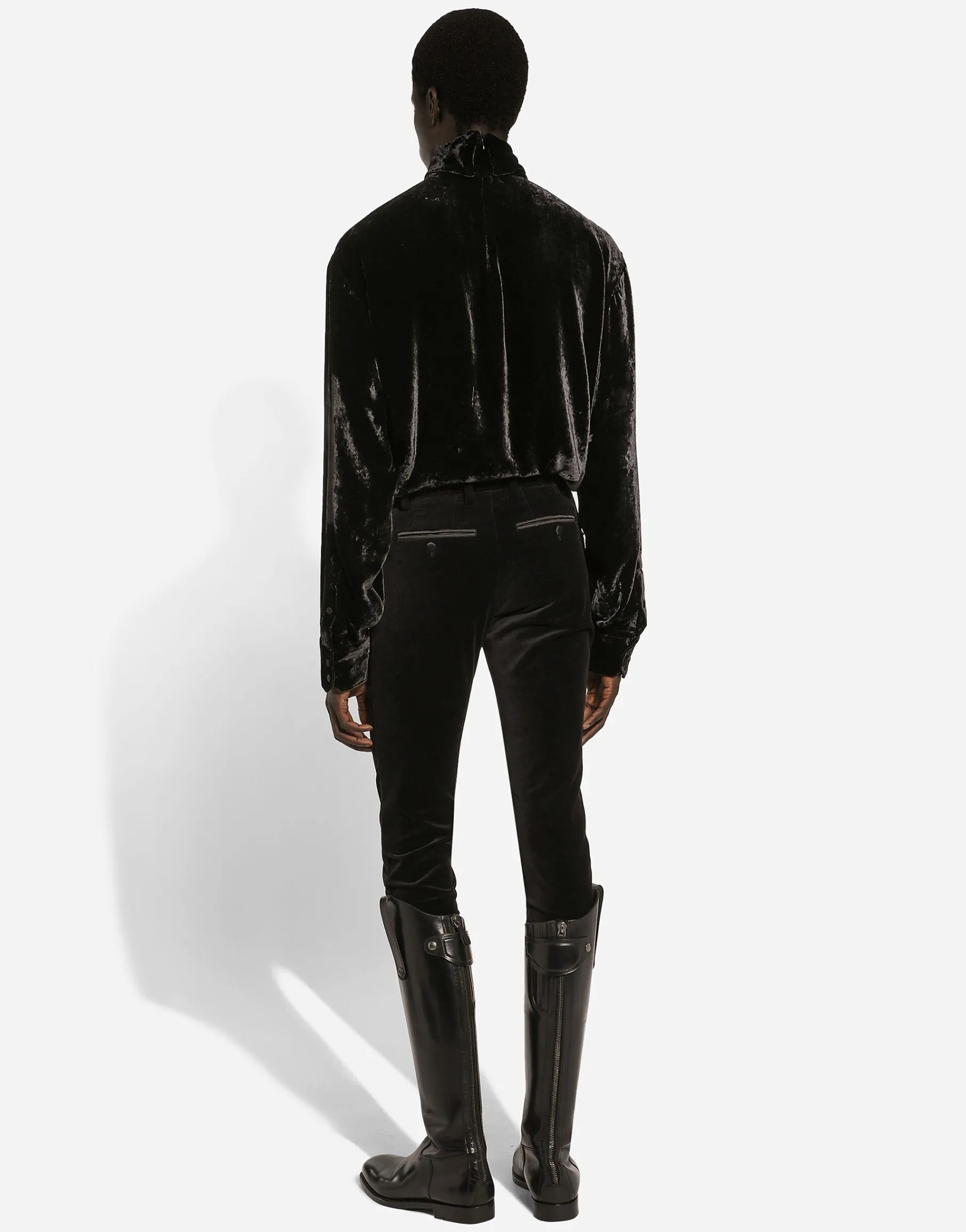 Loose velvet turtleneck with shirt cuffs