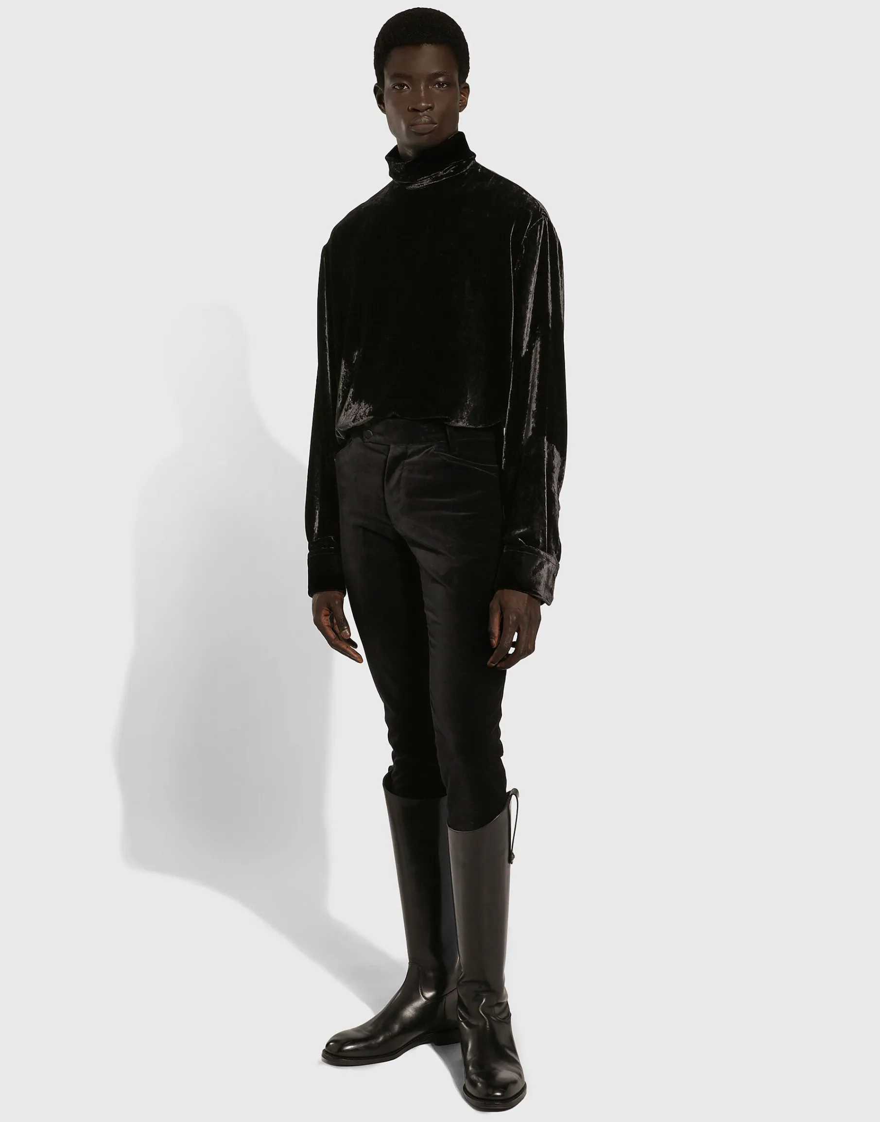 Loose velvet turtleneck with shirt cuffs