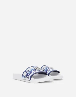 Majolica-print sliders with metal DG logo