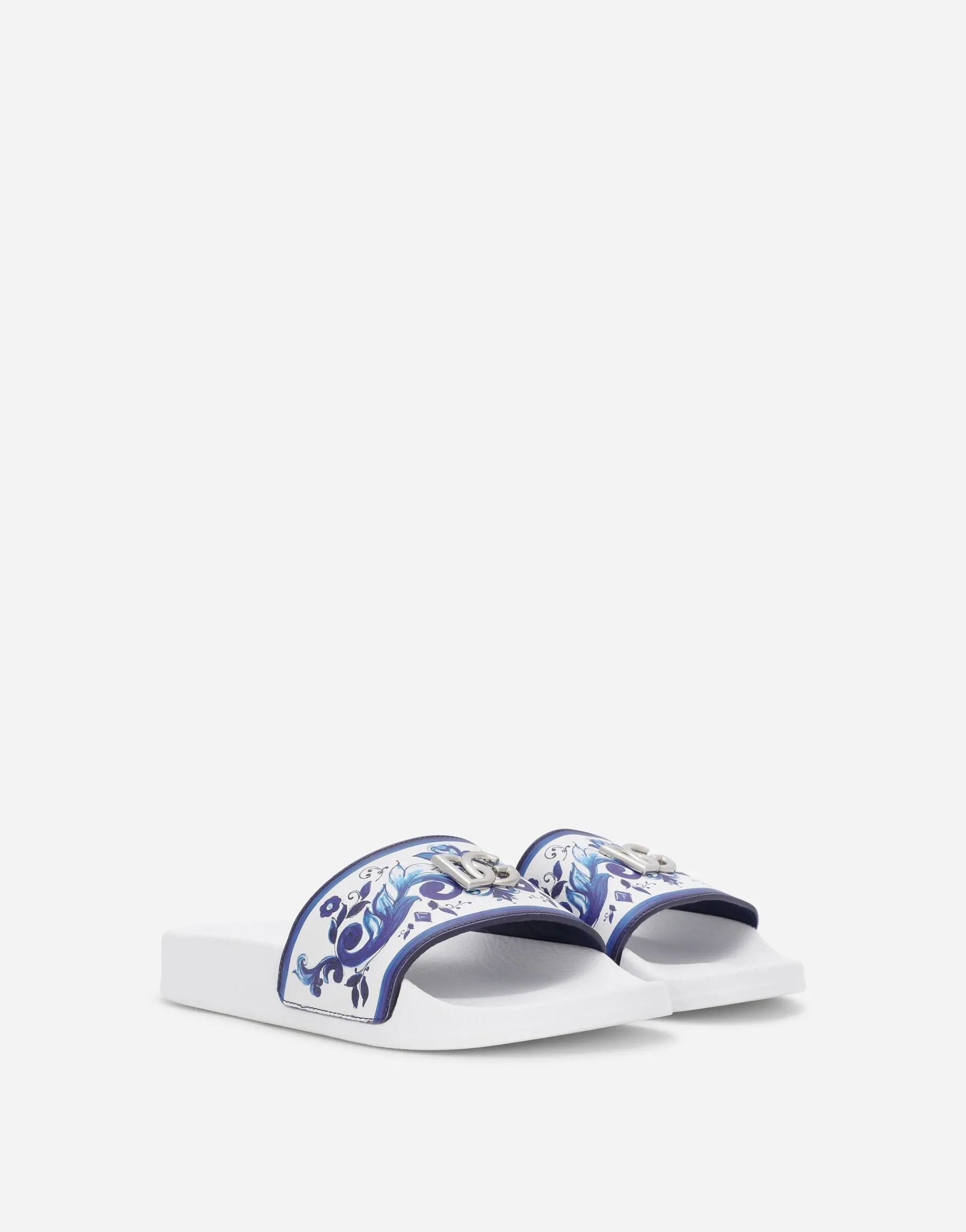 Majolica-print sliders with metal DG logo