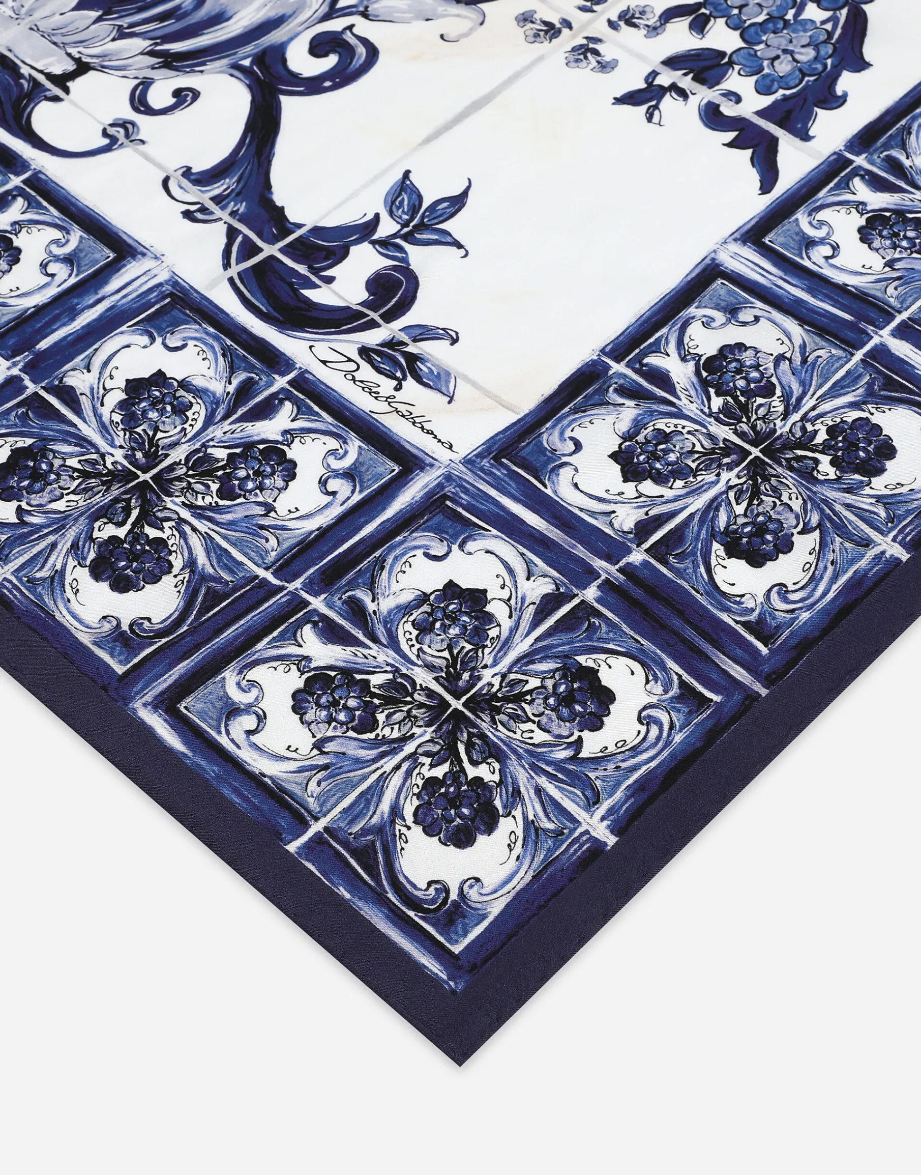 Majolica-print twill scarf (90 x 90)