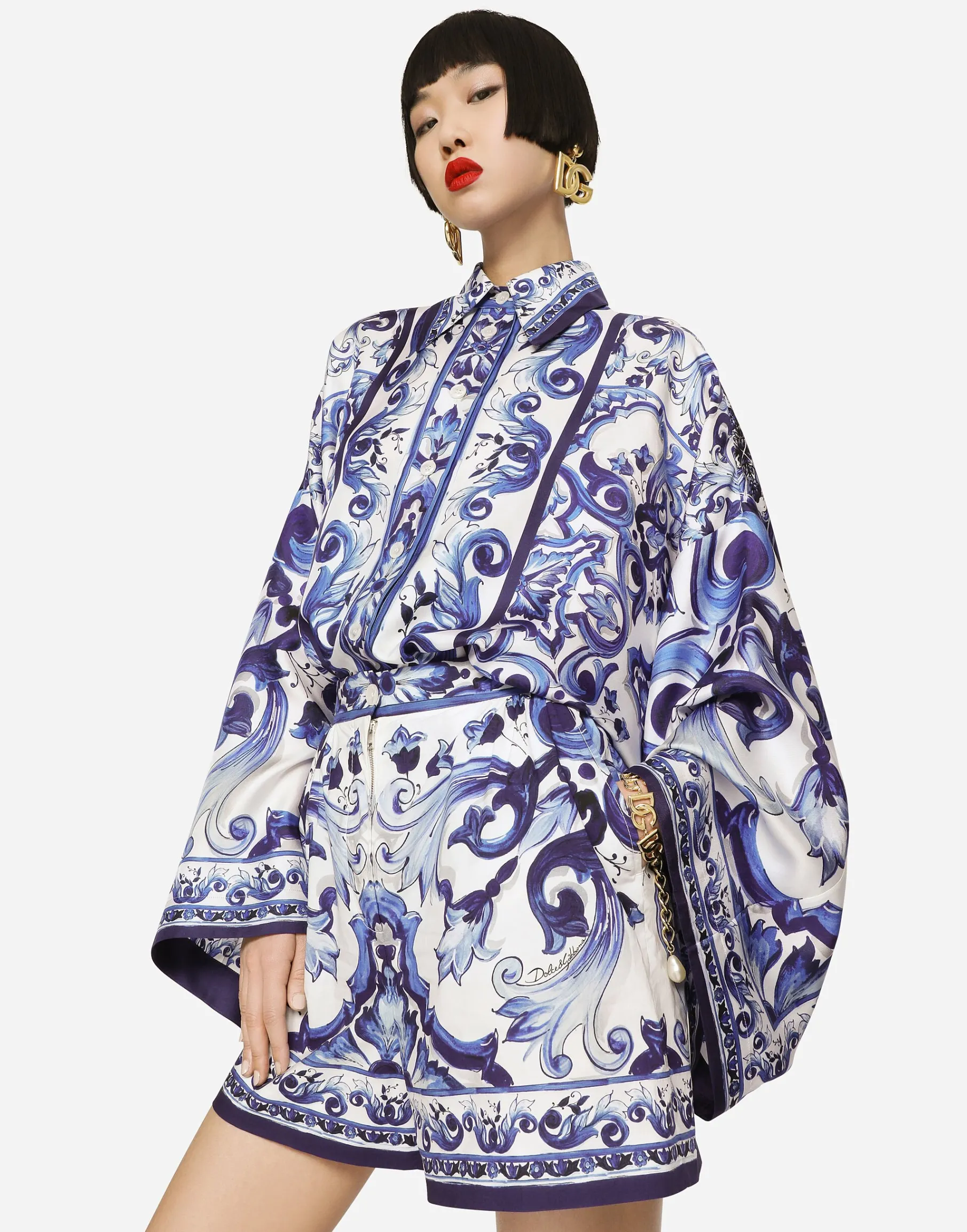 Majolica-print twill shirt with slits