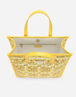 Medium shopper
