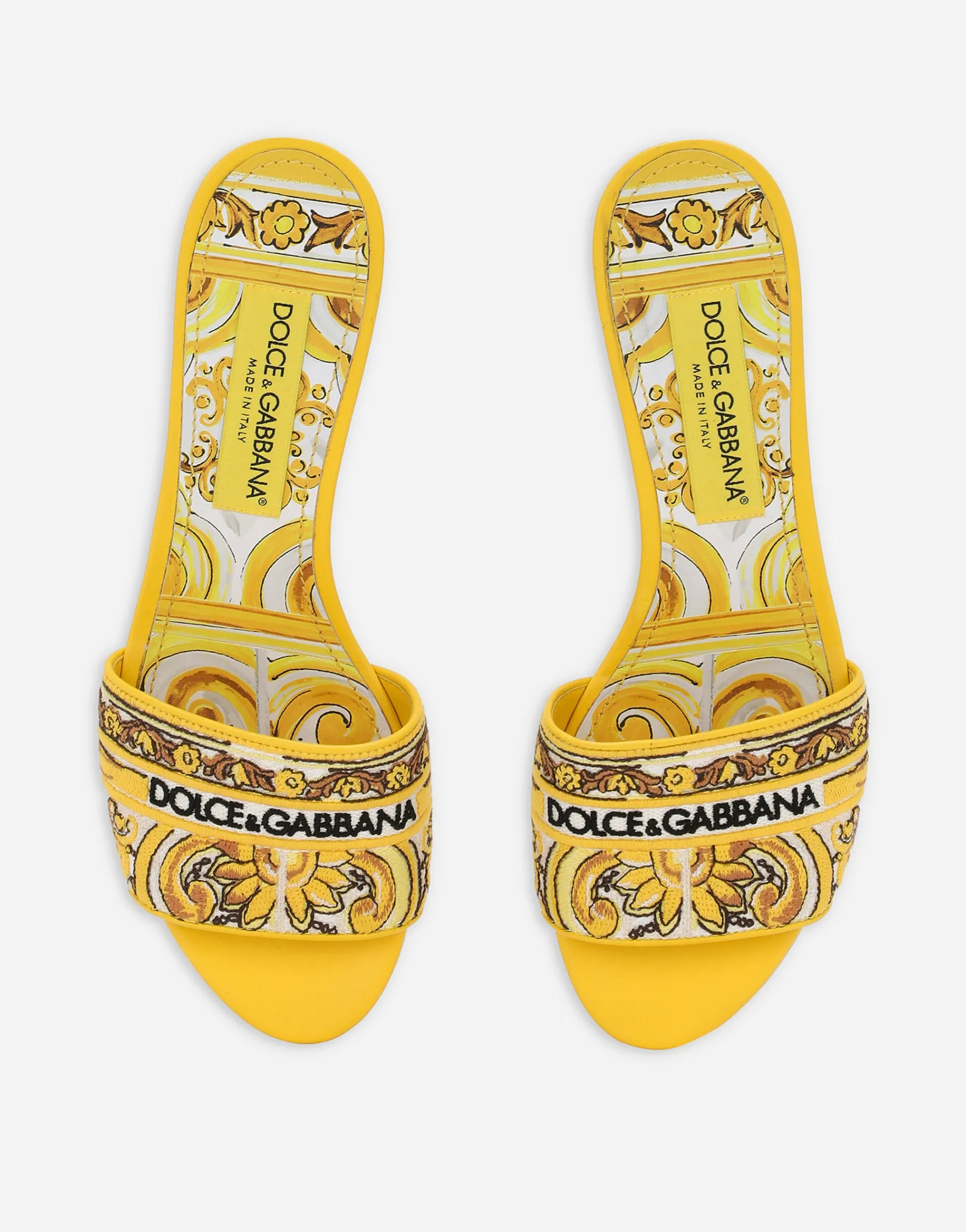 Mules with majolica embroidery