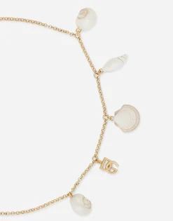 Necklace with DG logo and shells