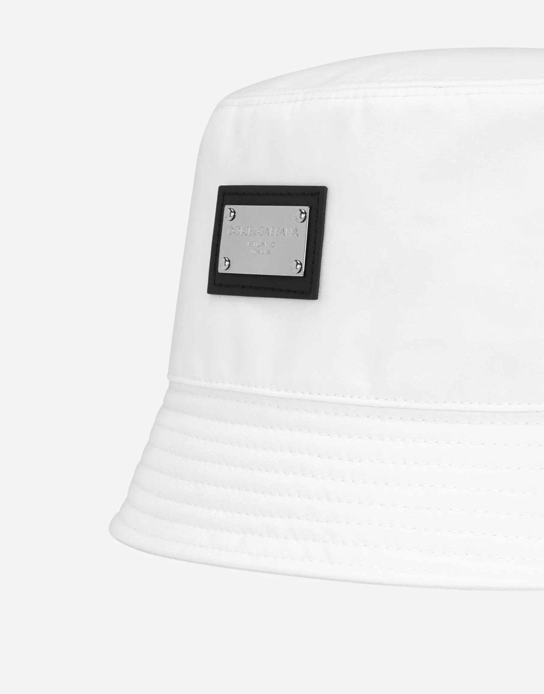 Nylon bucket hat with branded plate
