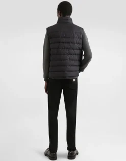 Nylon vest with branded tag