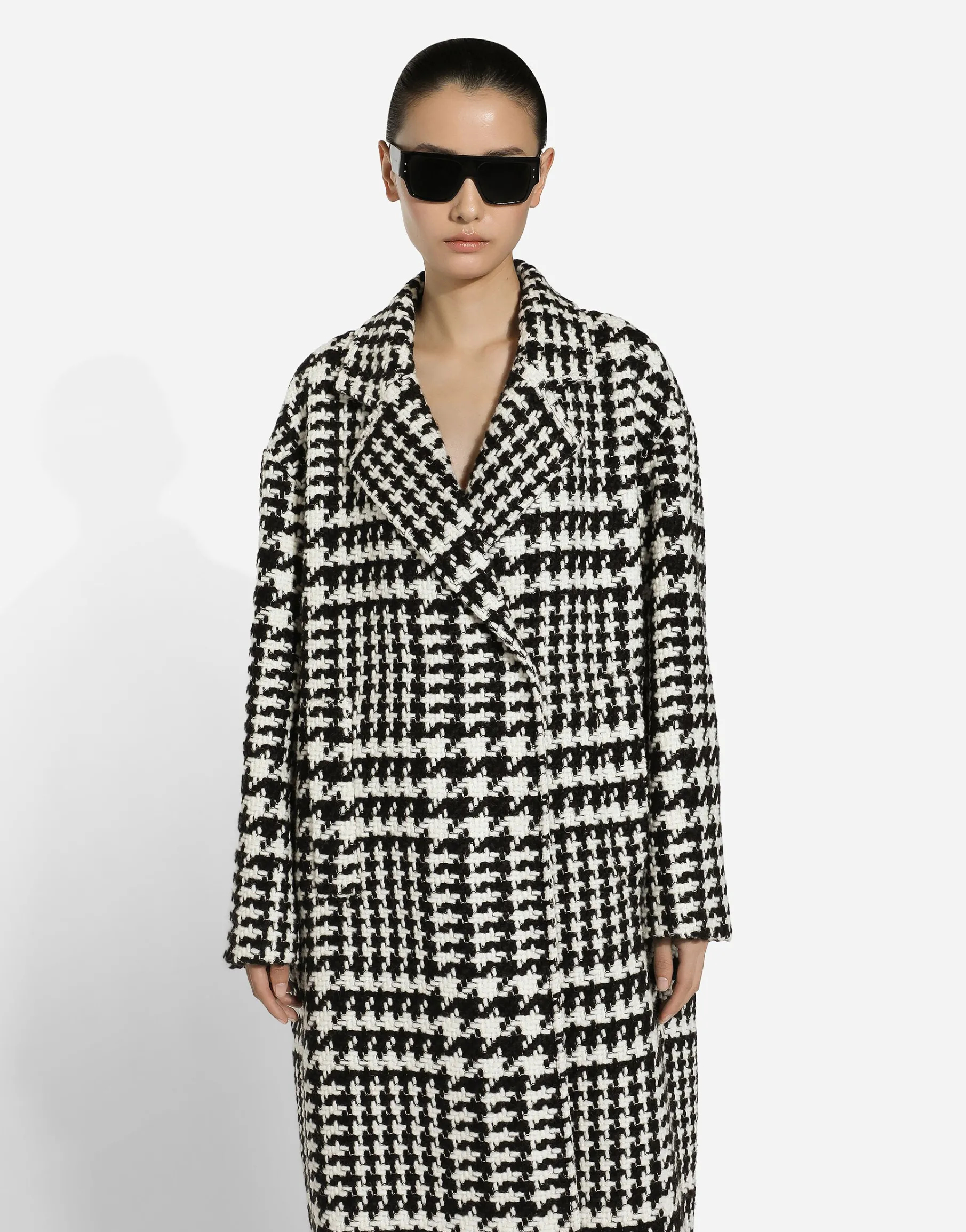 Oversize houndstooth coat
