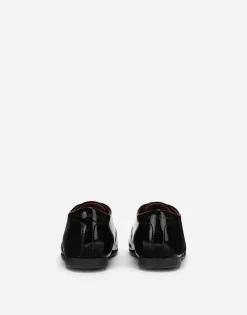 Patent leather derby shoes with logo
