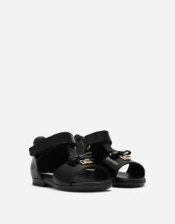 Patent leather first steps sandals with metal DG logo