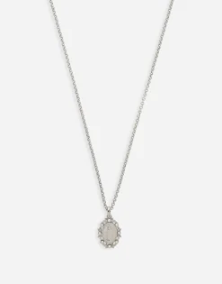 Pendant necklace with crystals