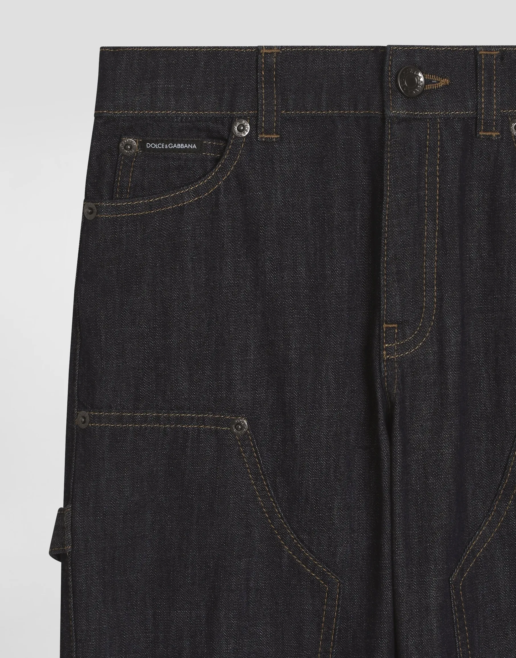 5-pocket denim jeans with branded tag