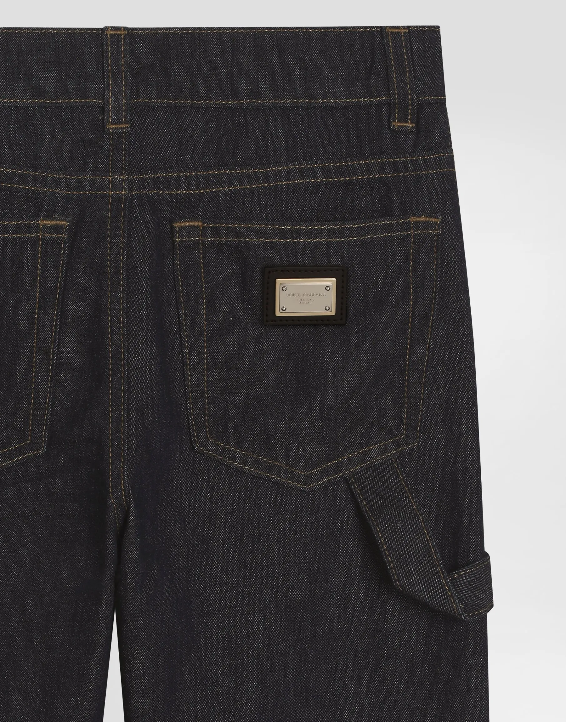 5-pocket denim jeans with branded tag