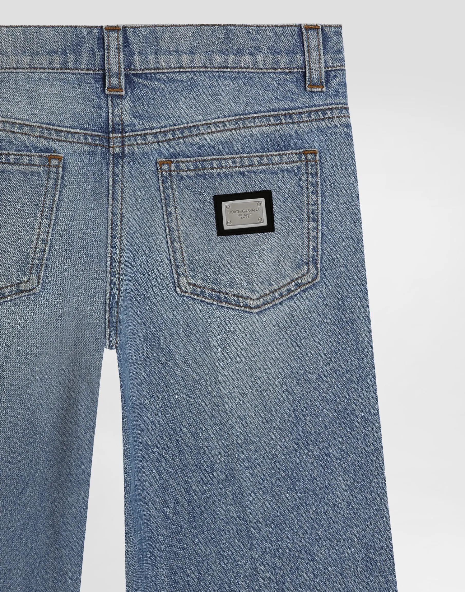 5-pocket denim jeans with branded tag