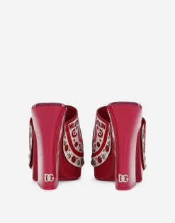 Printed polished calfskin clogs