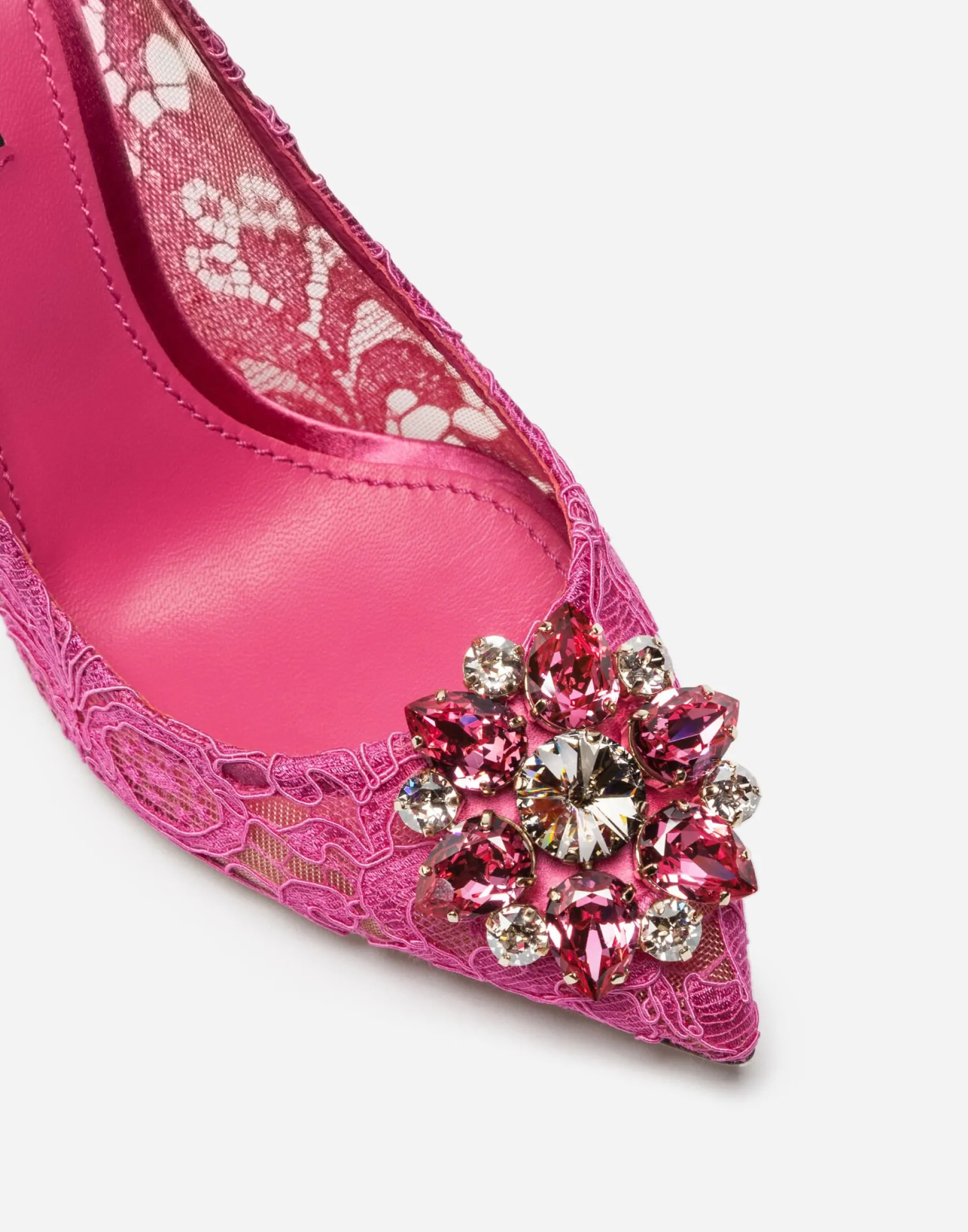 Pump in Taormina lace with crystals