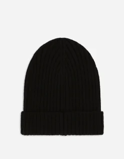 Ribbed knit hat with logo tag