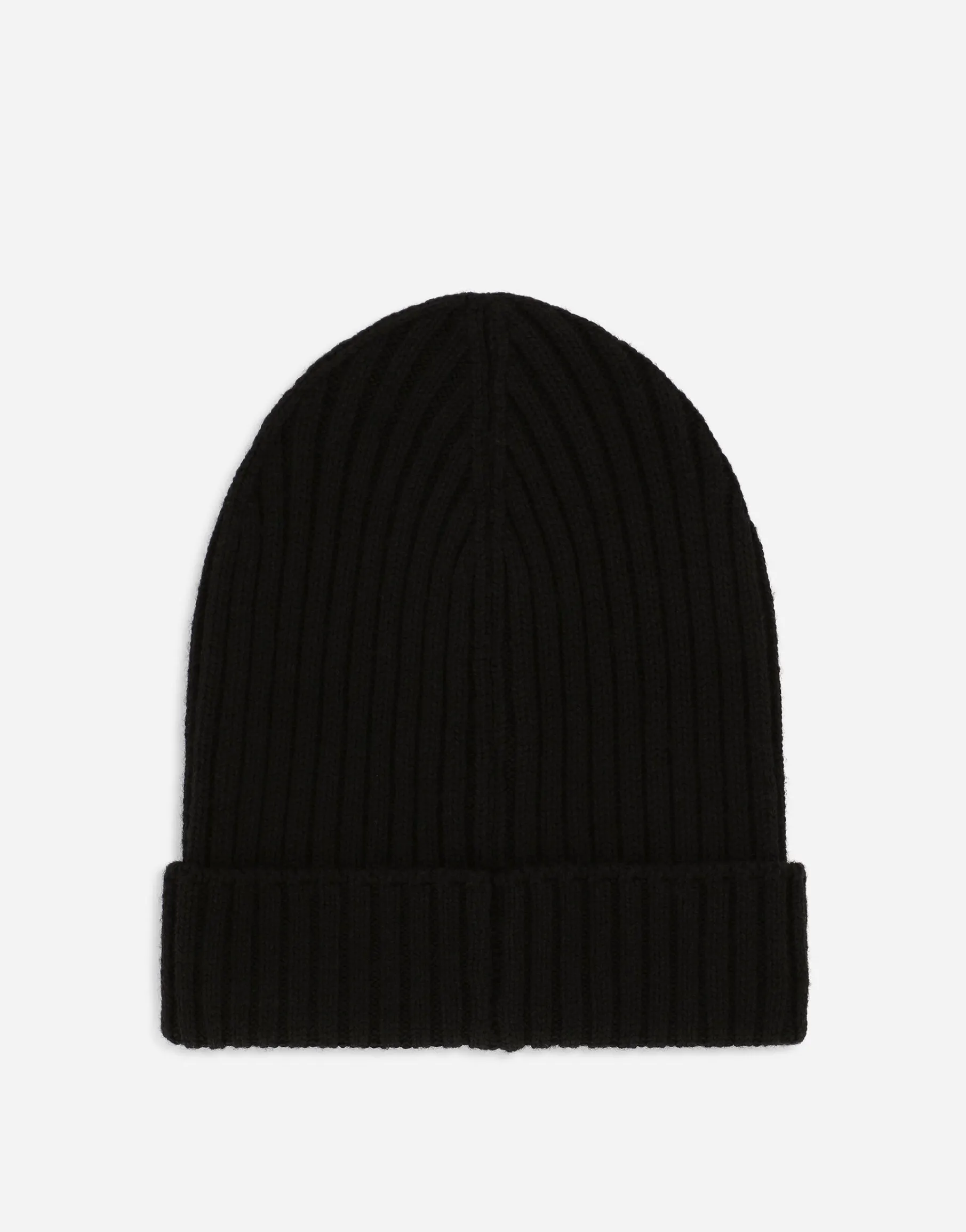 Ribbed knit hat with logo tag