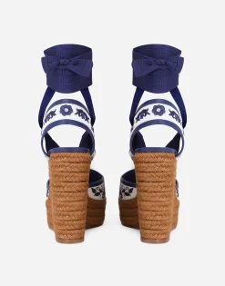 Rope-soled wedges in printed brocade fabric