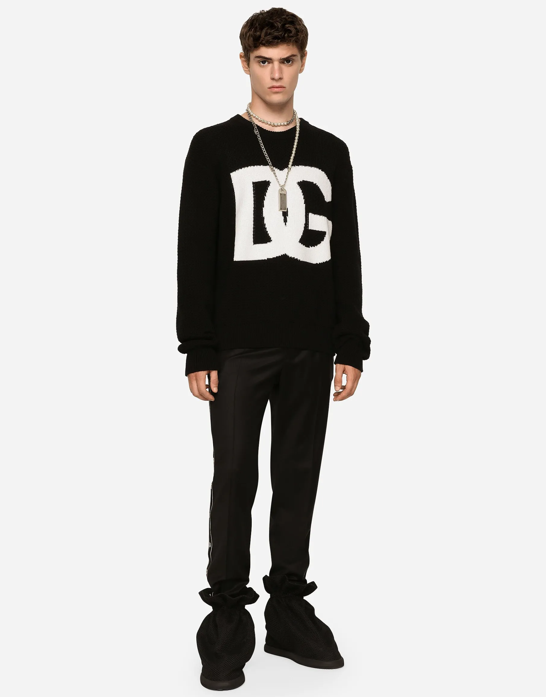 Round-neck wool sweater with DG logo inlay