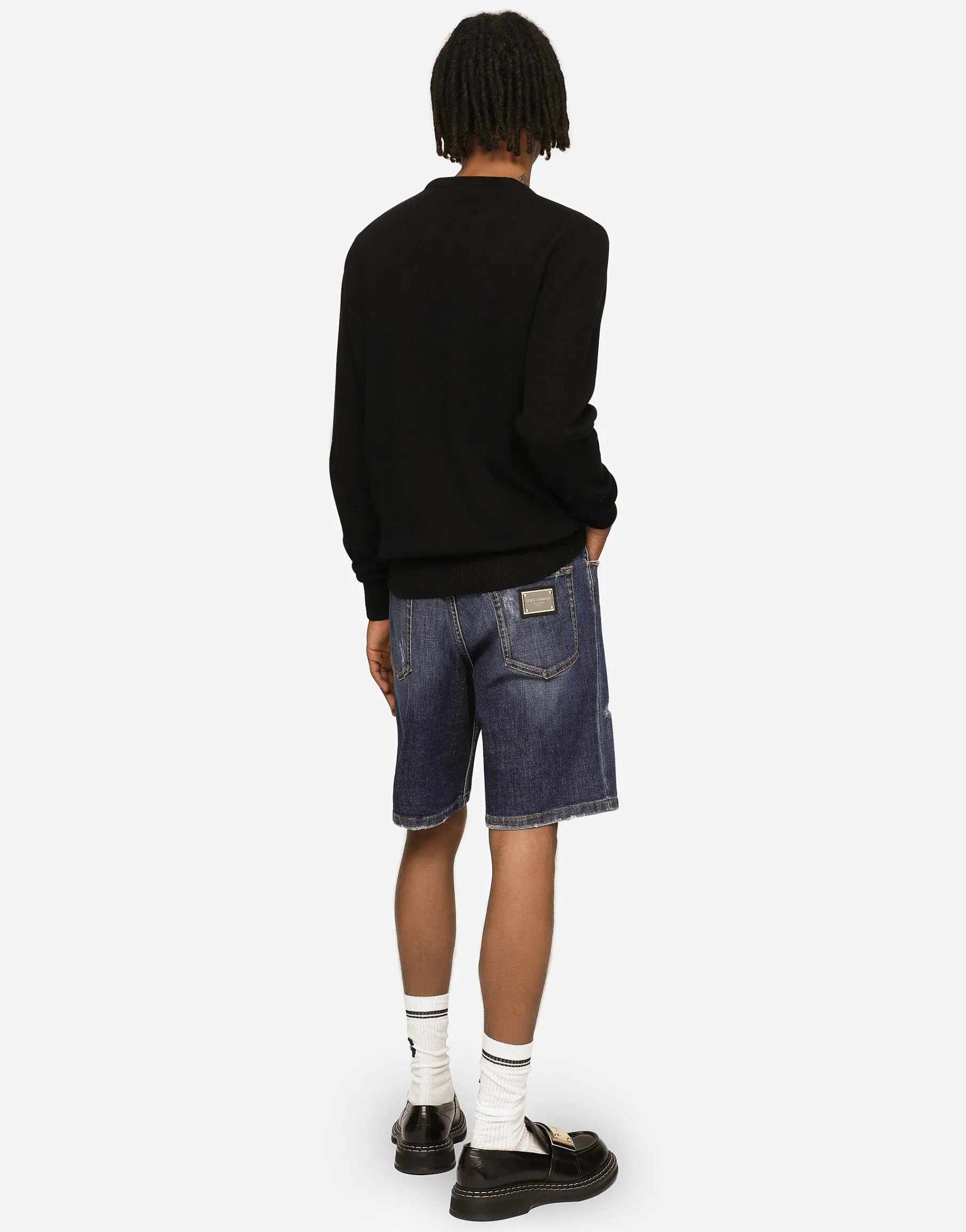 Round-neck wool sweater with embroidery