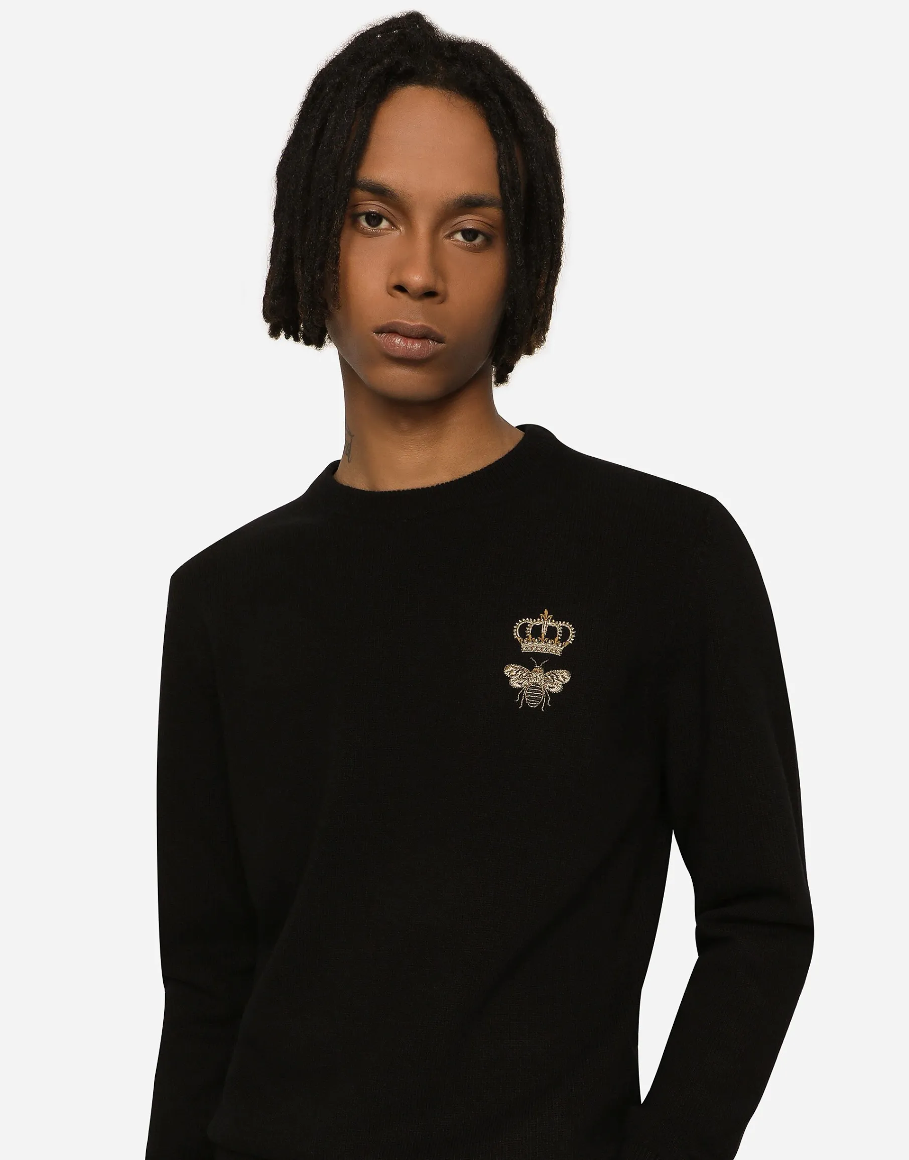 Round-neck wool sweater with embroidery