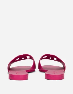 Rubber beachwear sliders