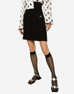 Rush-stitch skirt with side slit