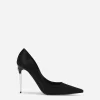 Satin pumps