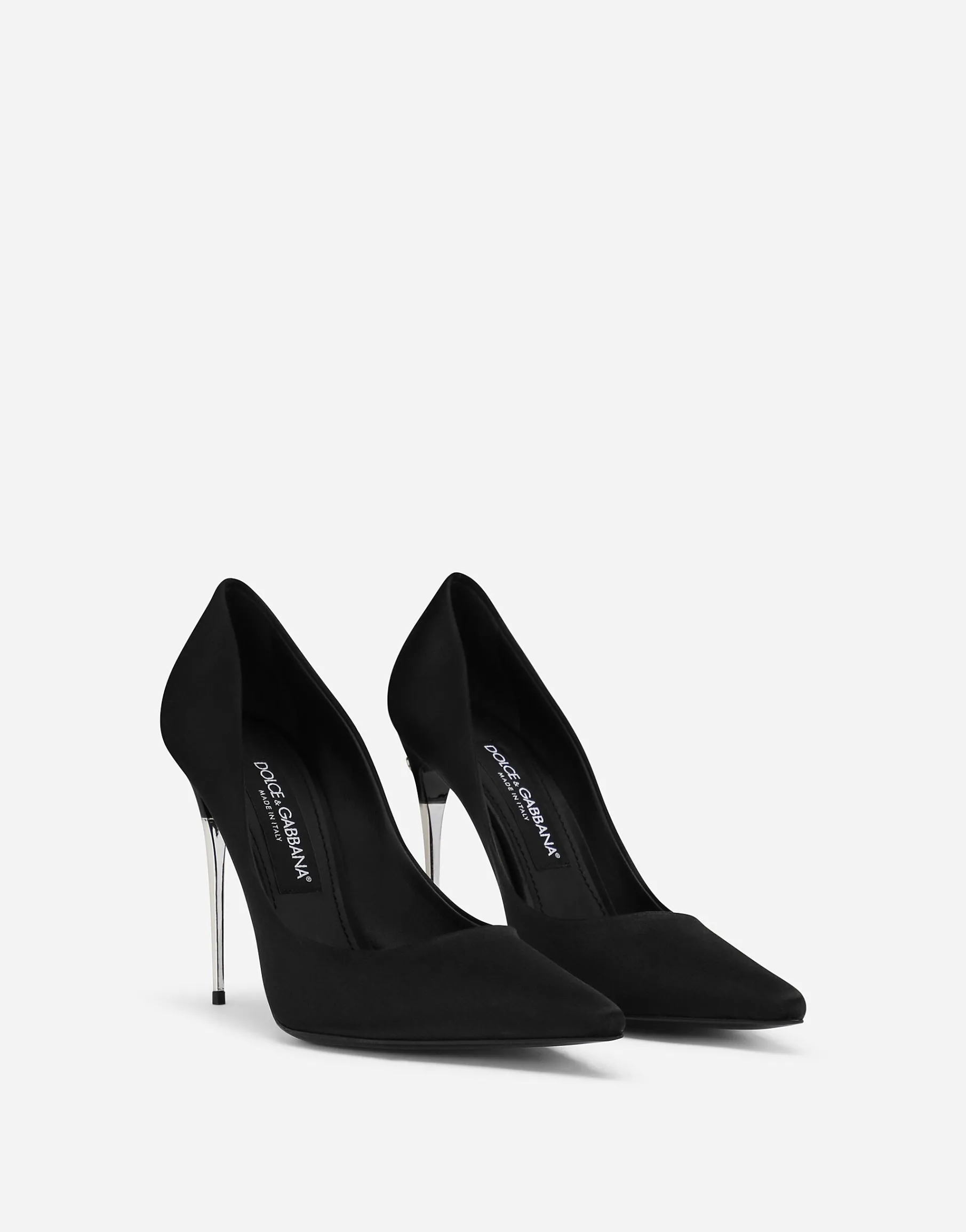 Satin pumps