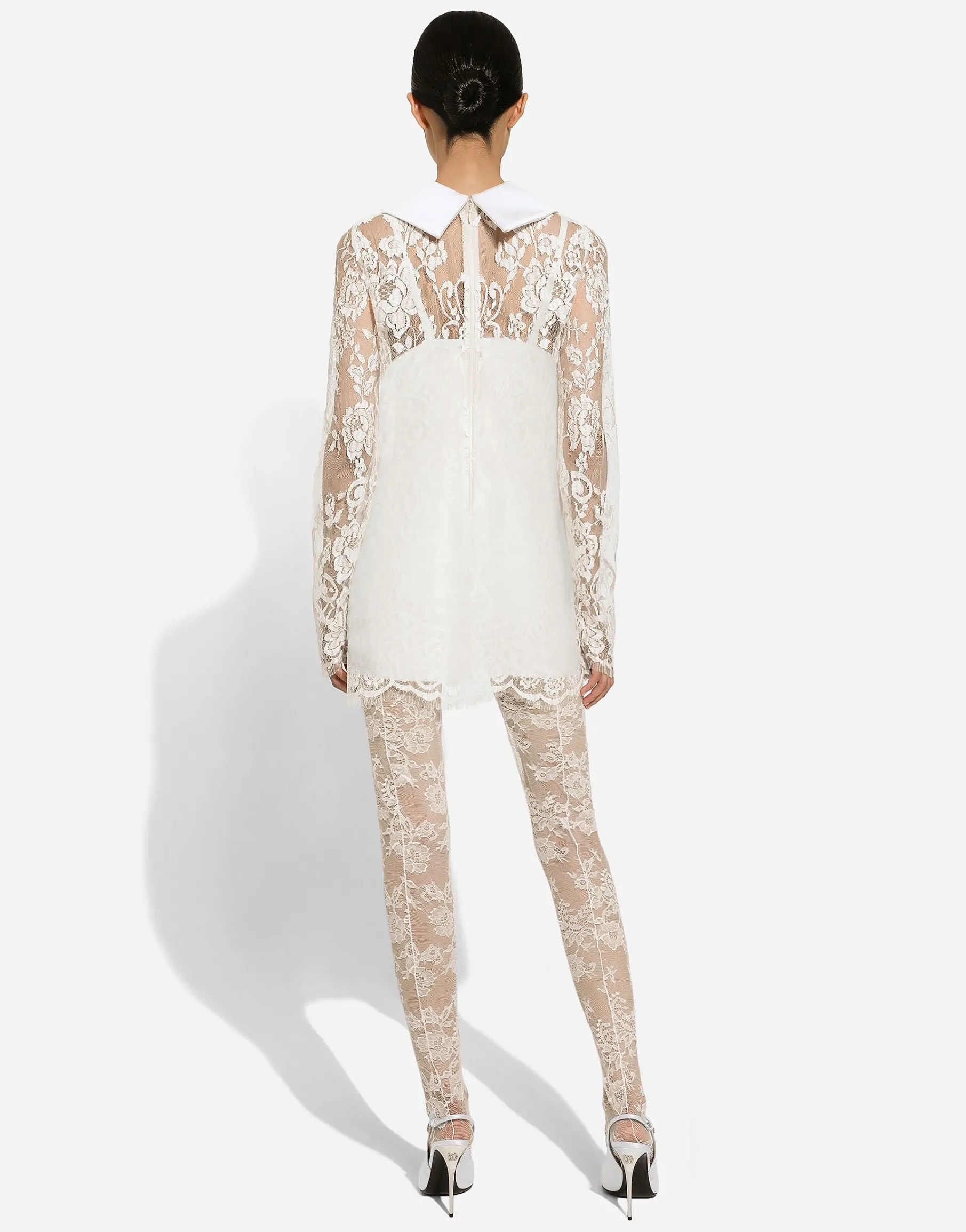 Short lace dress with satin neck