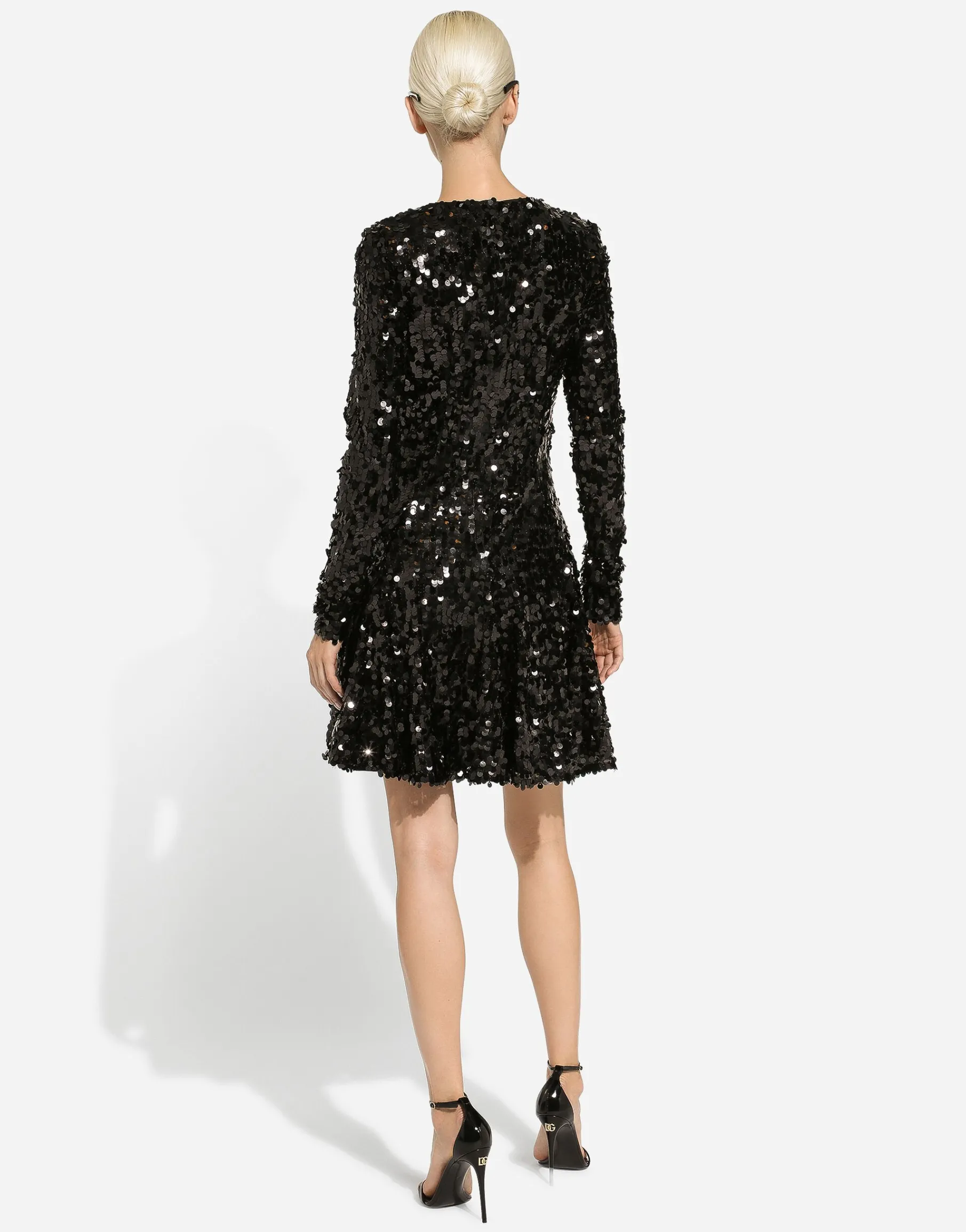 Short long-sleeved sequined dress
