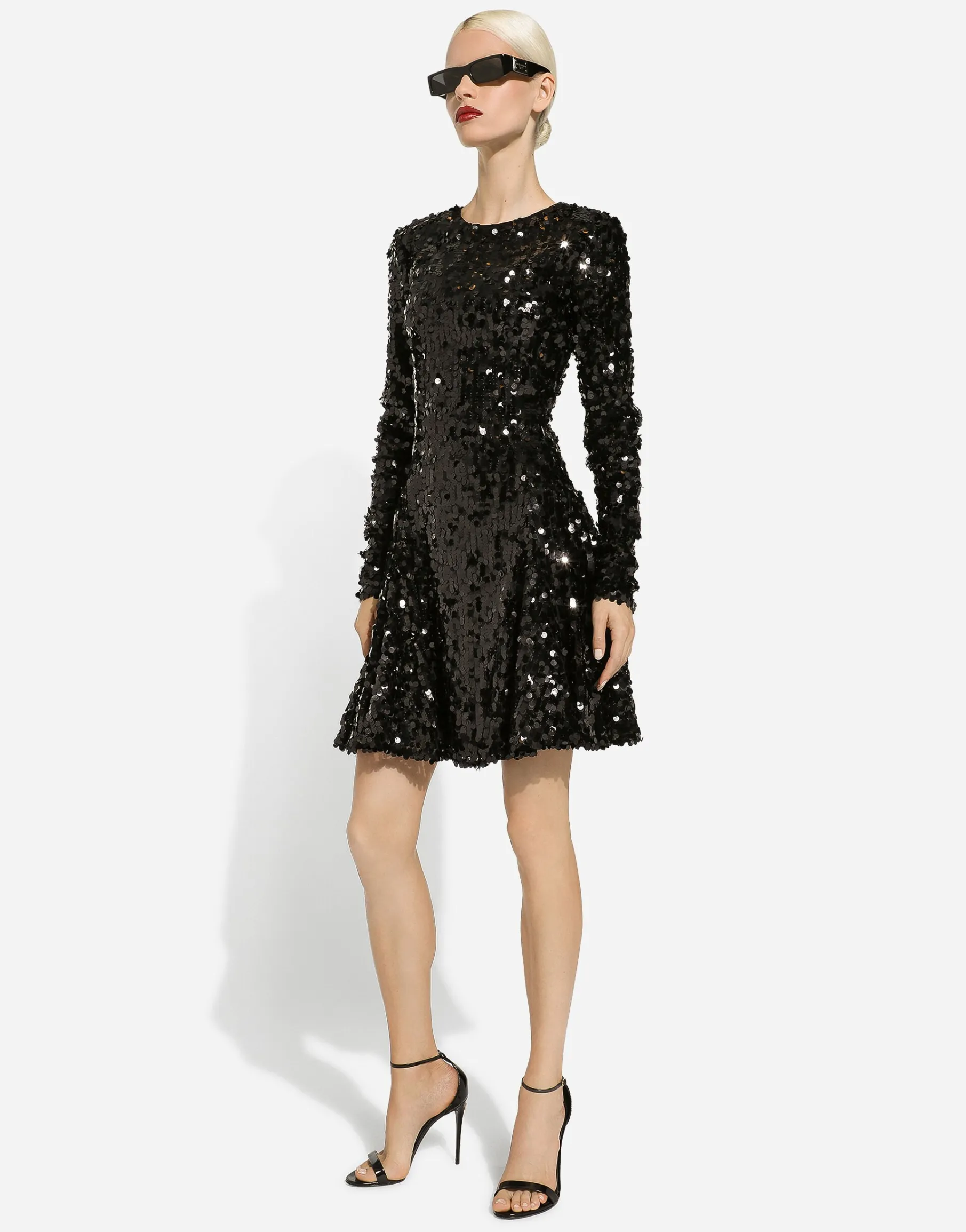 Short long-sleeved sequined dress