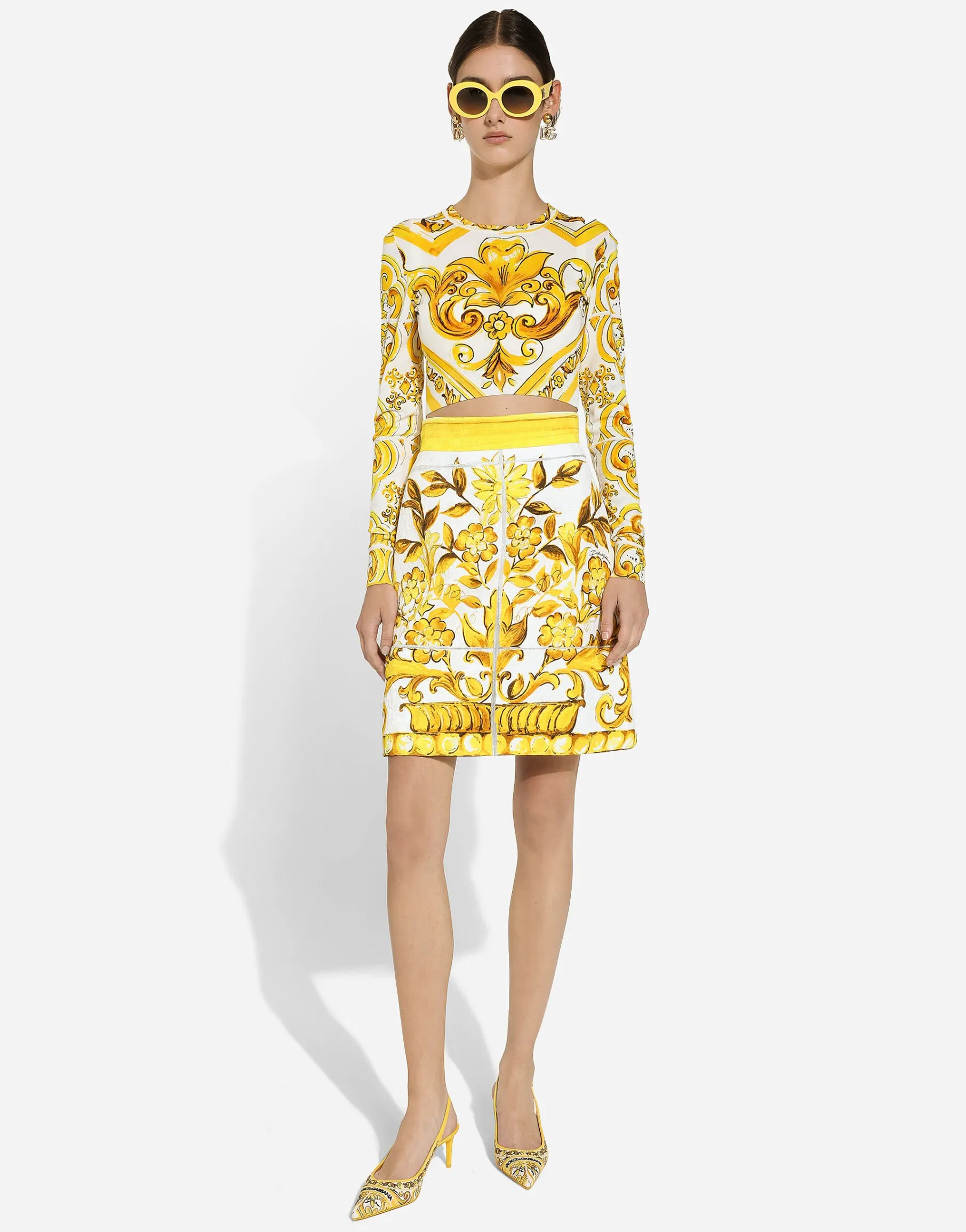 Short majolica-print brocade skirt