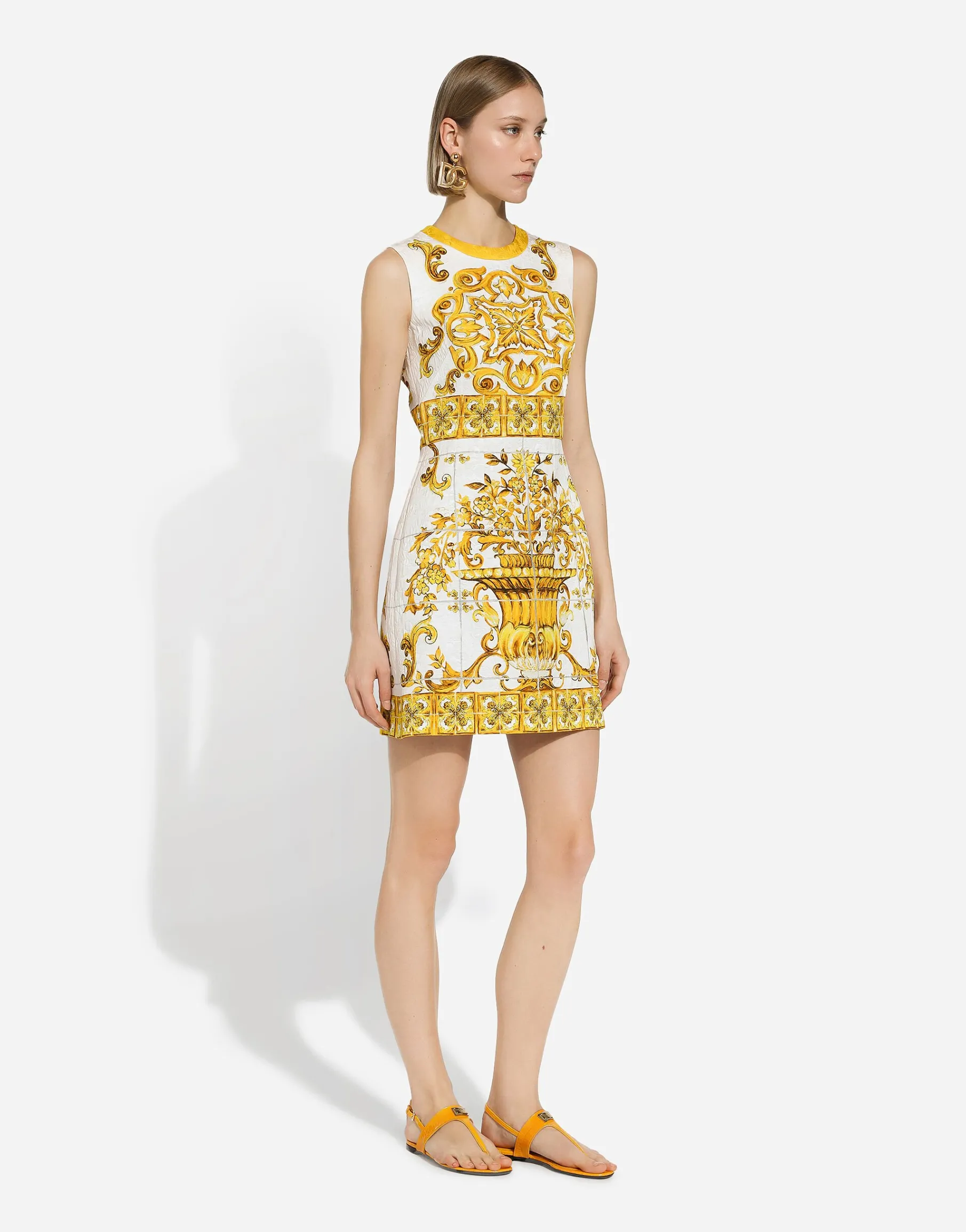 Short majolica-print brocade dress