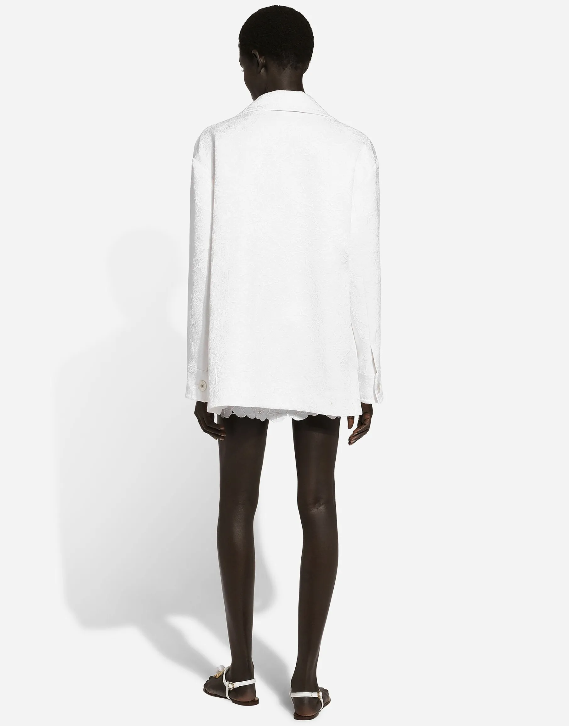 Short single-breasted brocade coat