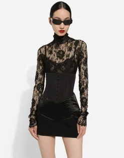 Short skirt with corset belt detail