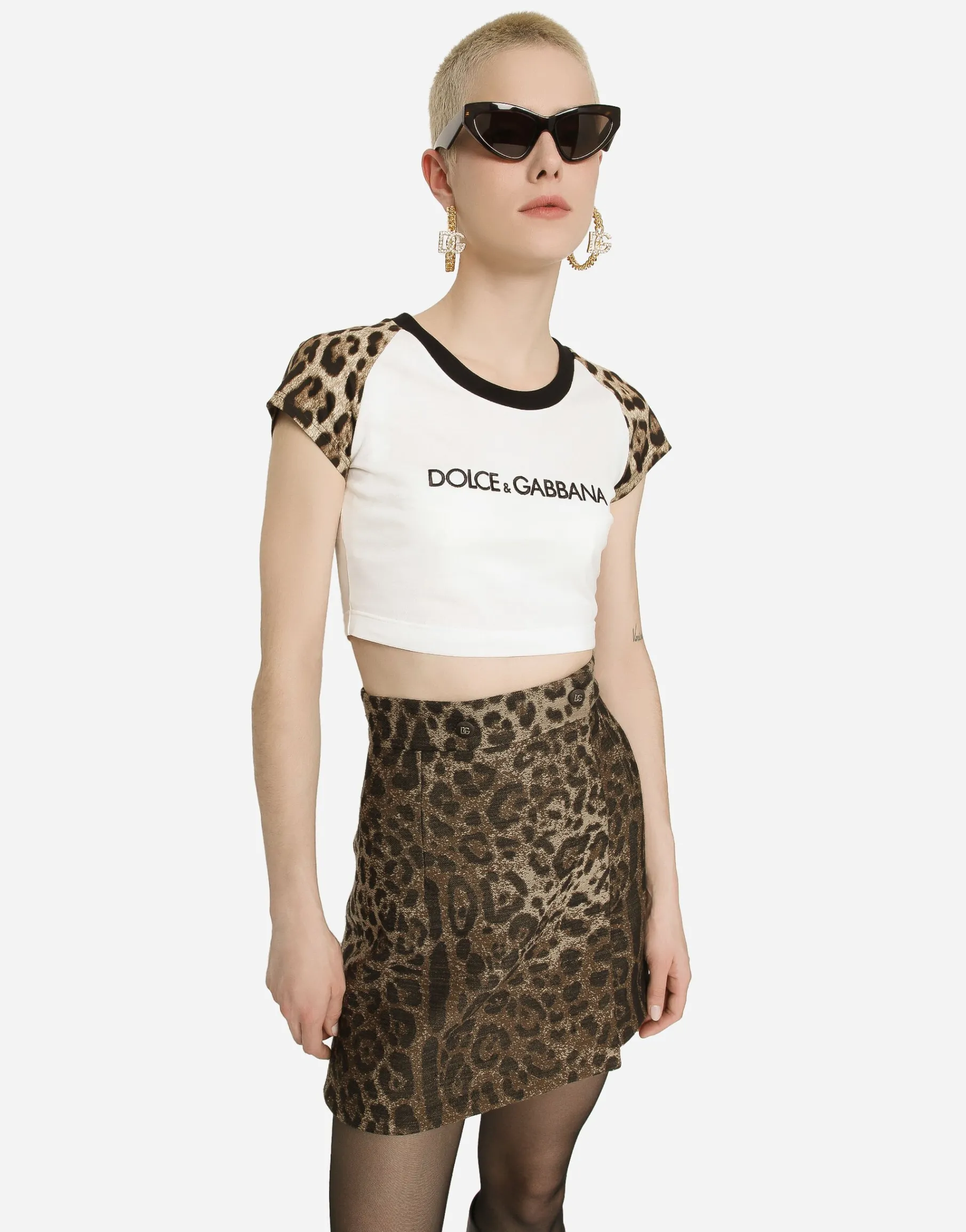 Short wool skirt with jacquard leopard design