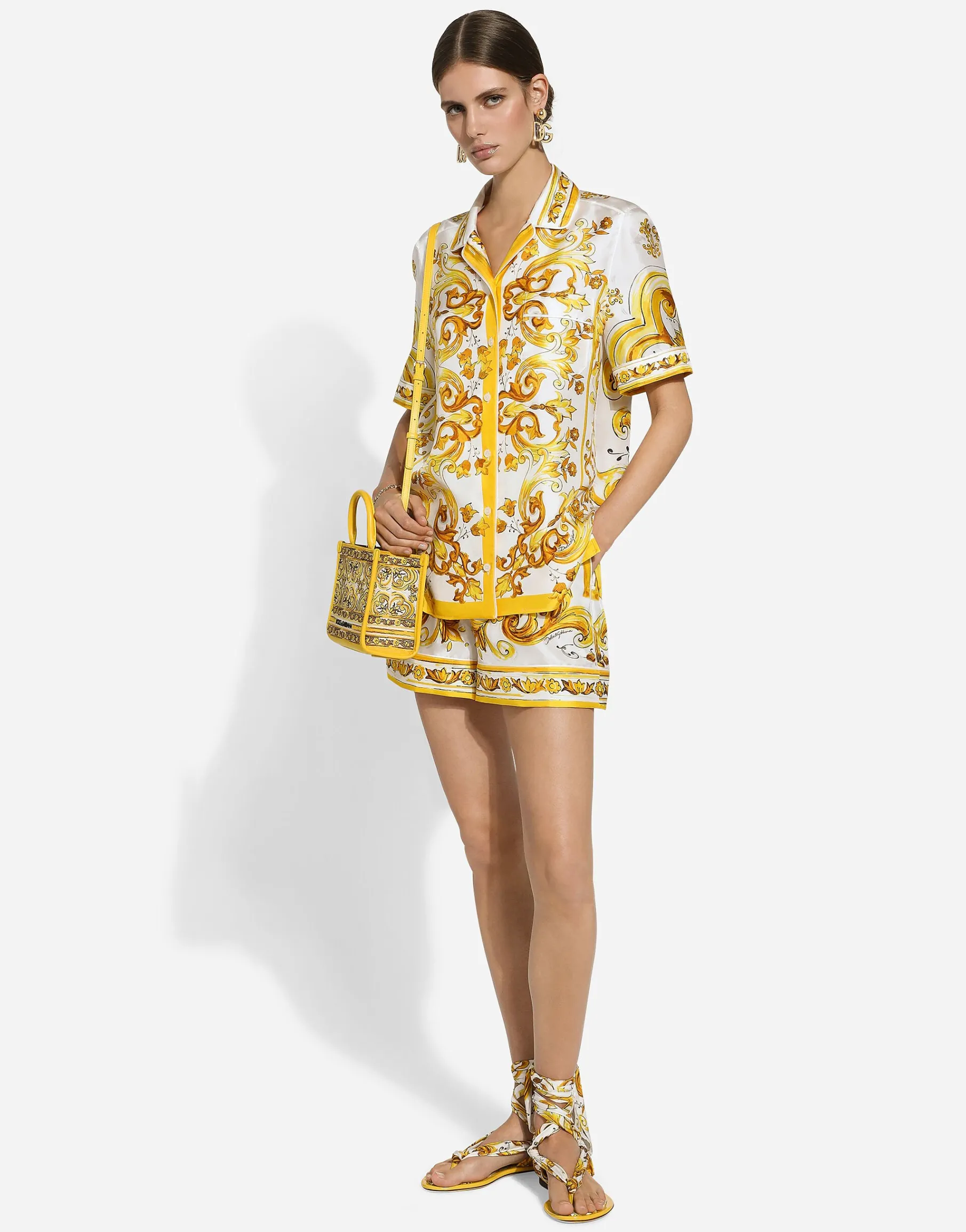 Short-sleeved silk twill shirt with majolica print