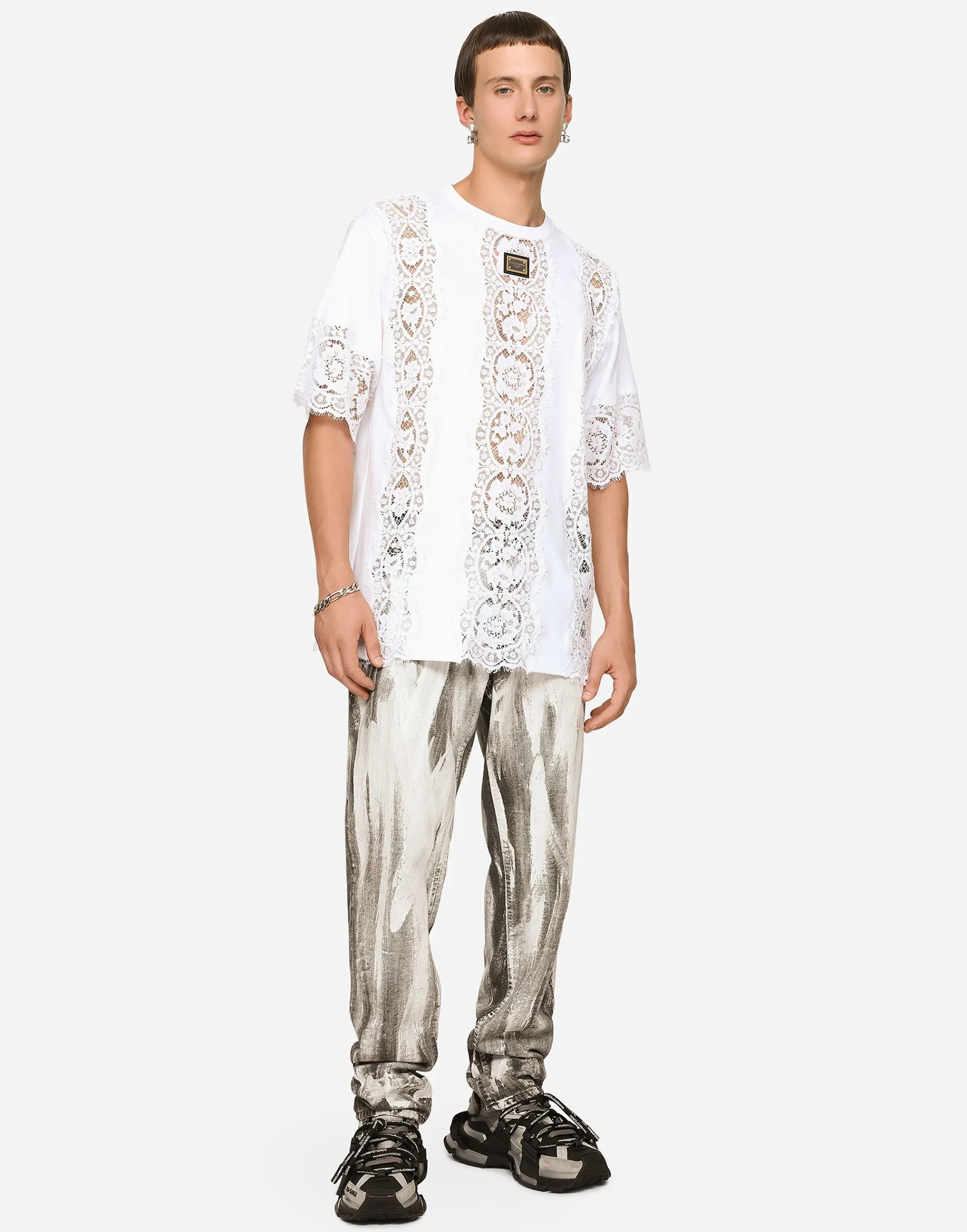 Short-sleeved T-shirt with lace inserts