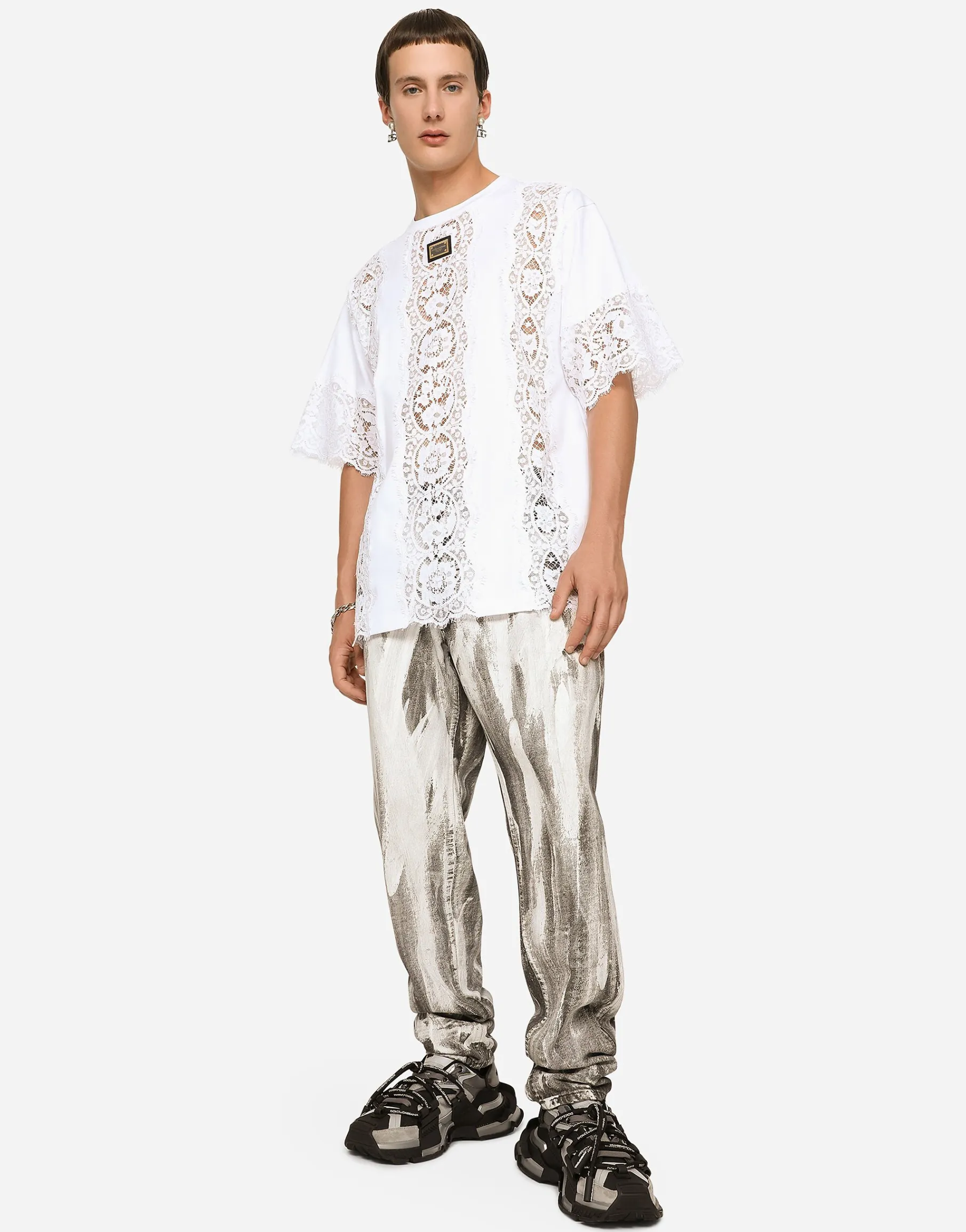 Short-sleeved T-shirt with lace inserts