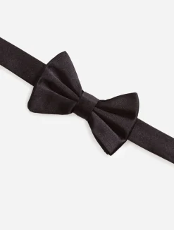 Silk bow tie