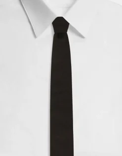 Silk tie